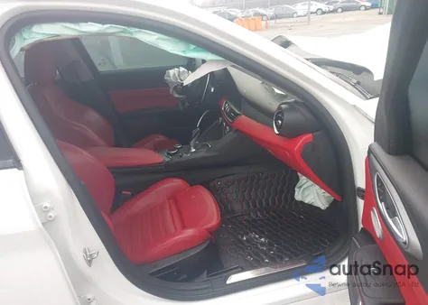 2018 Alfa Romeo Giulia Ti Sport Awd z USA, uszkodzony, nr VIN ZARFAEENXJ7563659